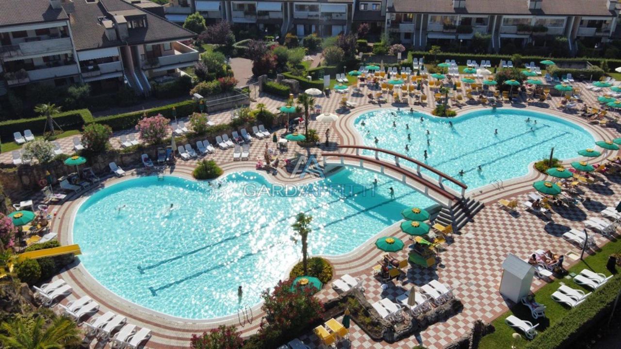 Perla Apartment - 3 Piscine E Un Bar - Desenzano Desenzano del Garda Exteriér fotografie