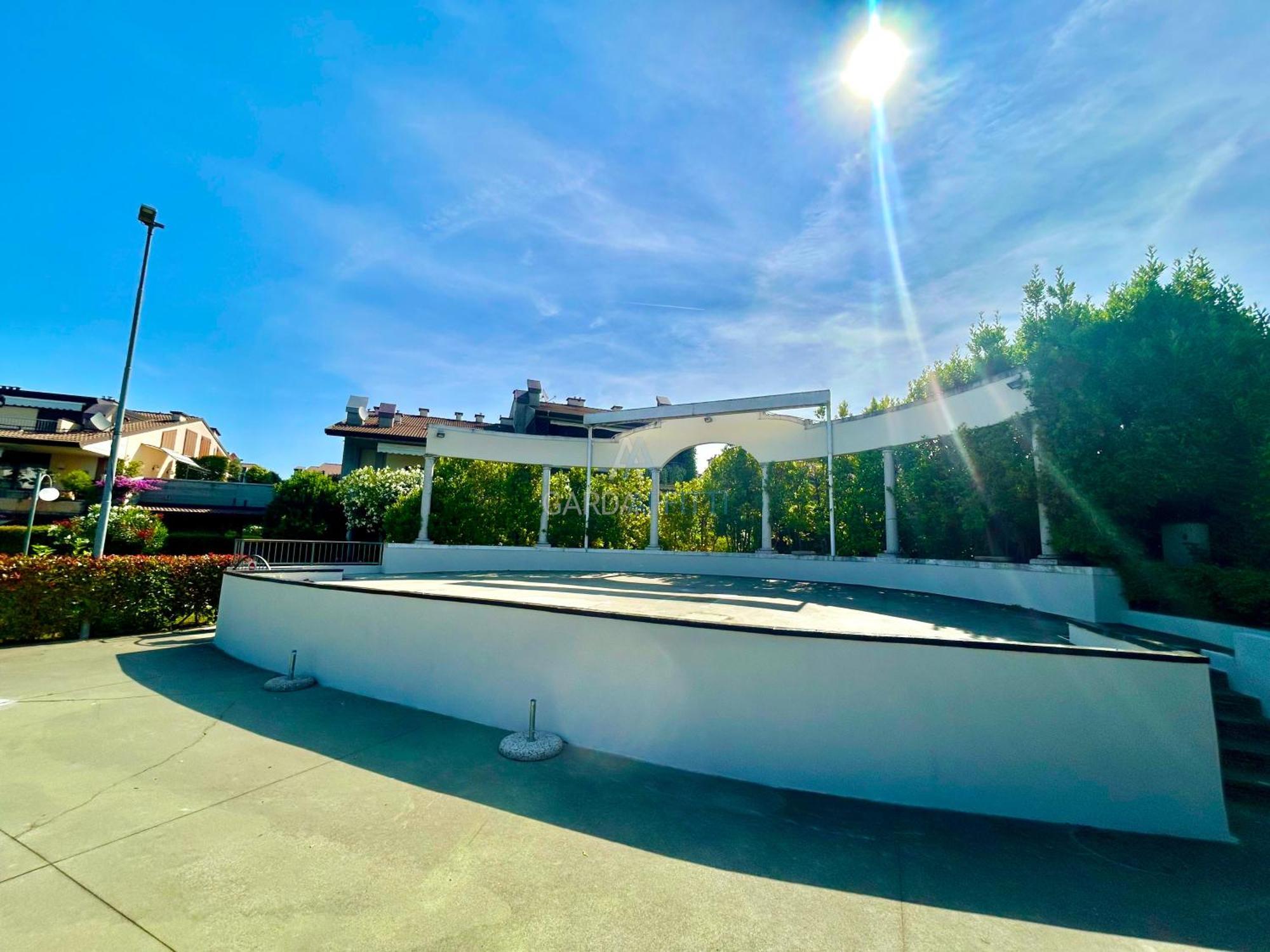 Perla Apartment - 3 Piscine E Un Bar - Desenzano Desenzano del Garda Exteriér fotografie