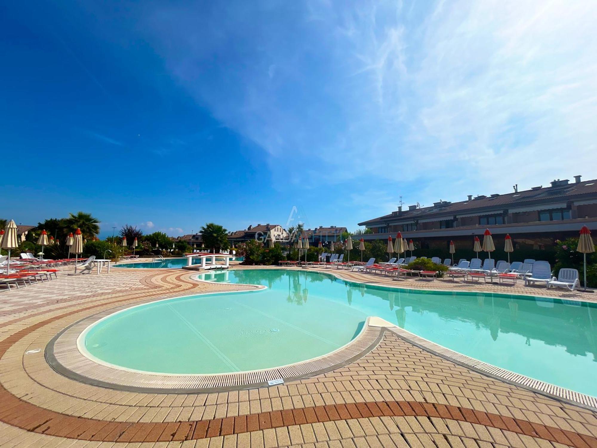 Perla Apartment - 3 Piscine E Un Bar - Desenzano Desenzano del Garda Exteriér fotografie